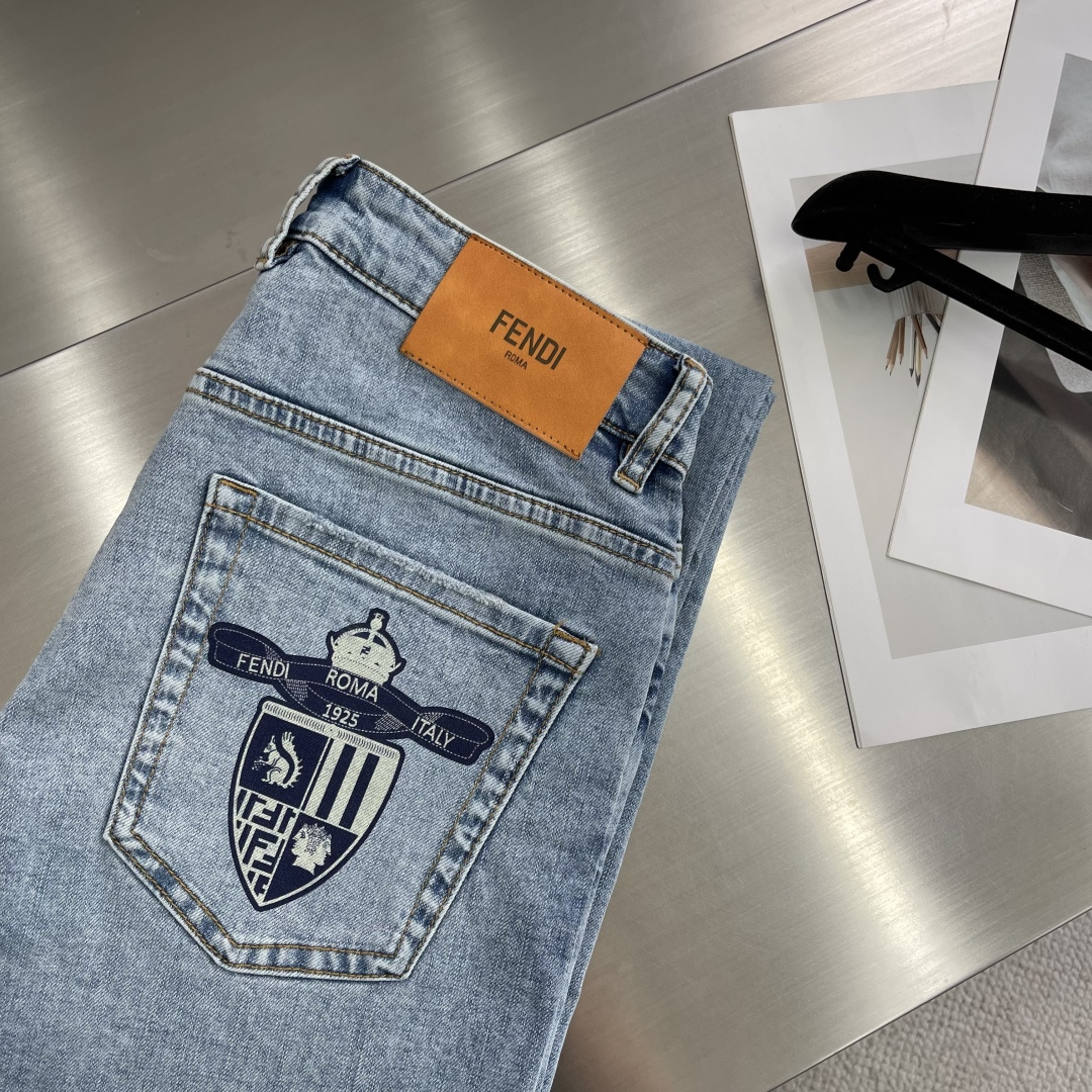 -FEND  2025早春最新款小直筒牛仔裤 柜台同步发售 进口固色...