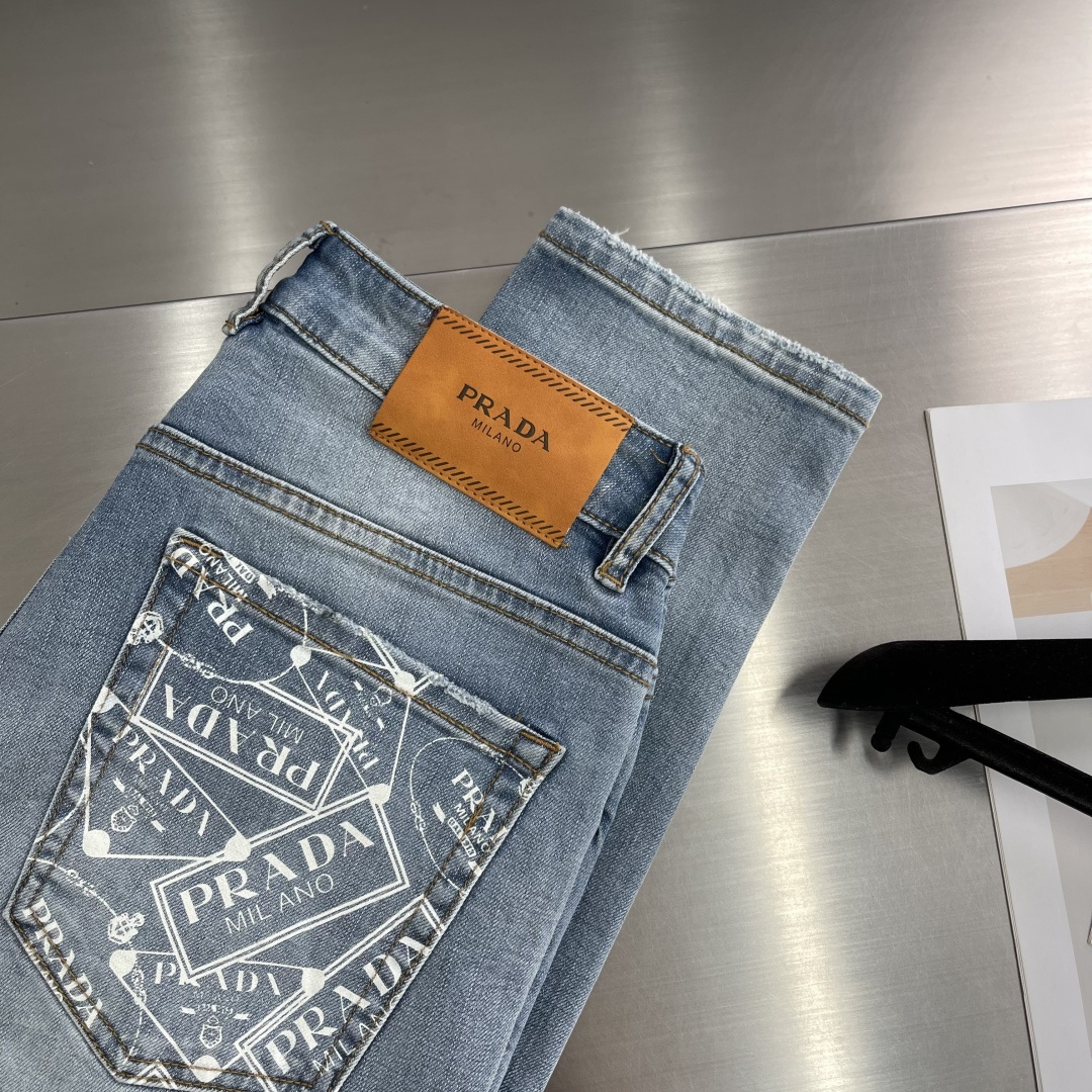 -PRAD  百搭休闲面料柔软透气小直筒牛仔裤款，码数：30-38...