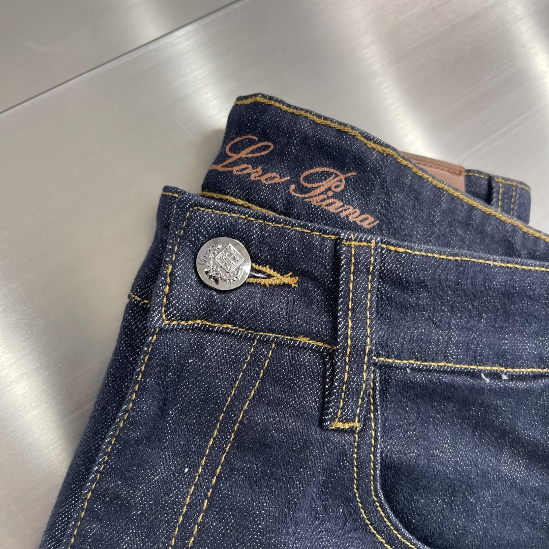 Loro Piana  牛仔裤服装 4