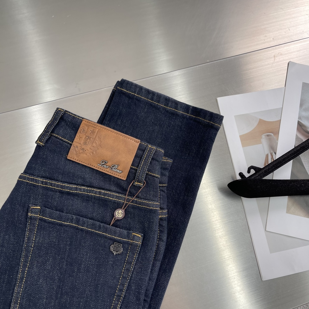 -Loro Piana  25SS春夏新款牛仔裤 后口袋品牌金属Logo设计  潮...