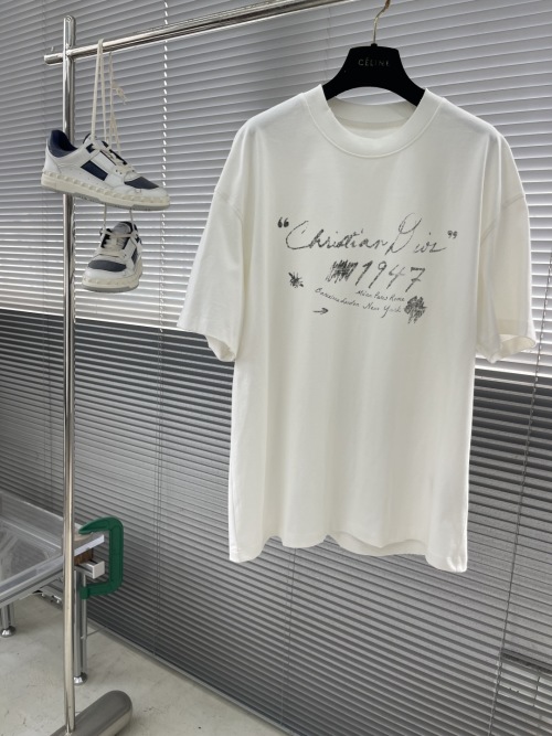 Dior 25SS Graphic Print Crew Neck T-Shirt, Relaxed Fit, Soft Carbon Brushed Cotton 6 Dior 25SS Graphic Print Crew Neck T-Shirt, Relaxed Fit, Soft Carbon Brushed Cotton