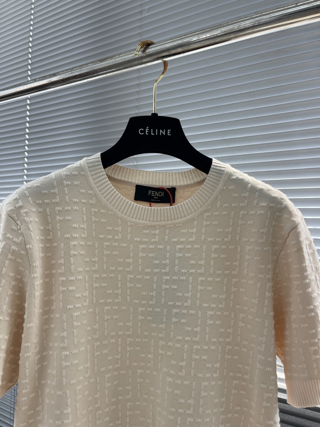 Fendi Selleria FF-Motif Knit Short Sleeve Top - Casual Luxury 2 cmp i1746445442297 5886 0 6