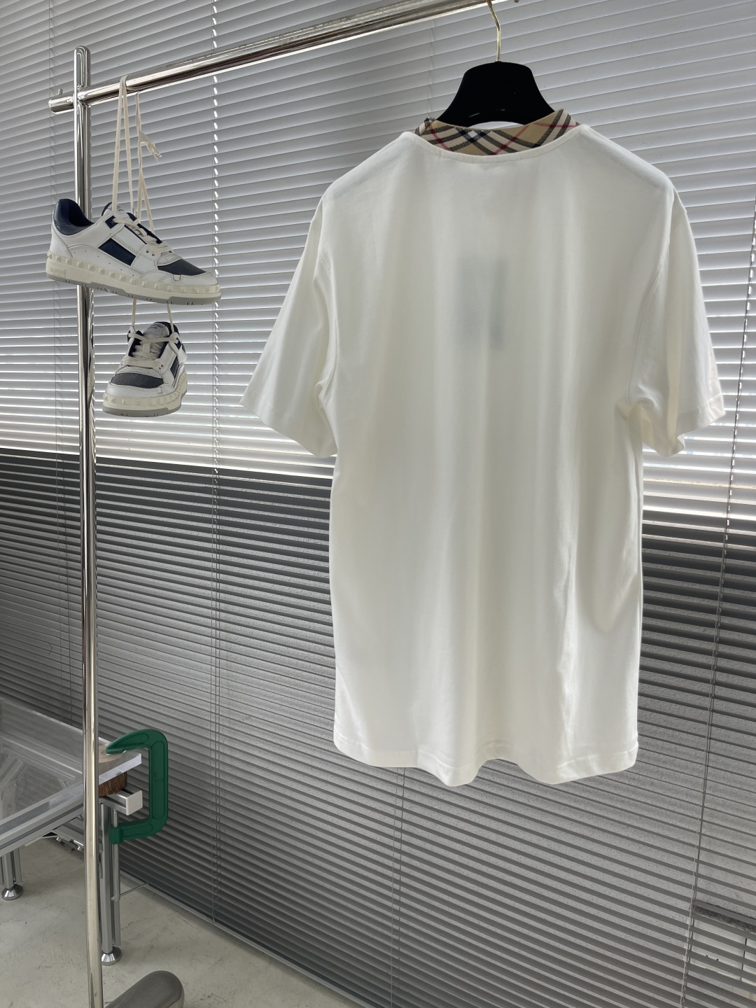 Burberry Men's White Cotton T-Shirt with Checkered Neckline – Modern Fit 8 cmp i1746445710040 910 0 7
