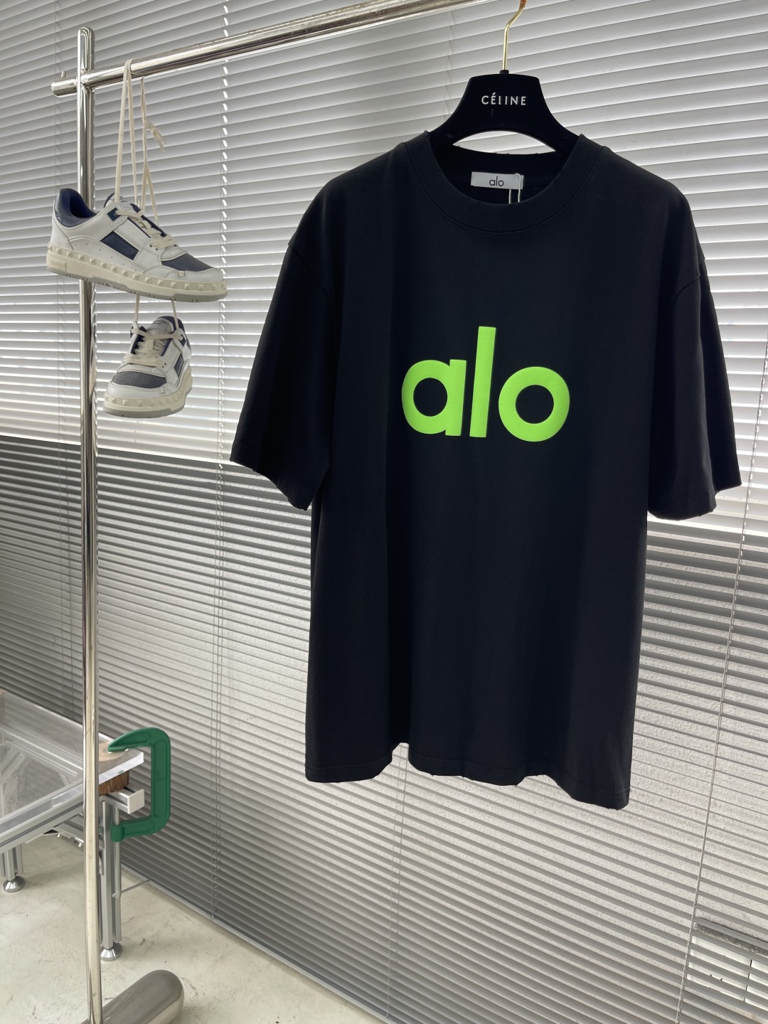 ALO Men's 100% Cotton Graphic Print Crewneck T-Shirt - Relaxed Fit 1 cmp i1746524067384 3797 0 5