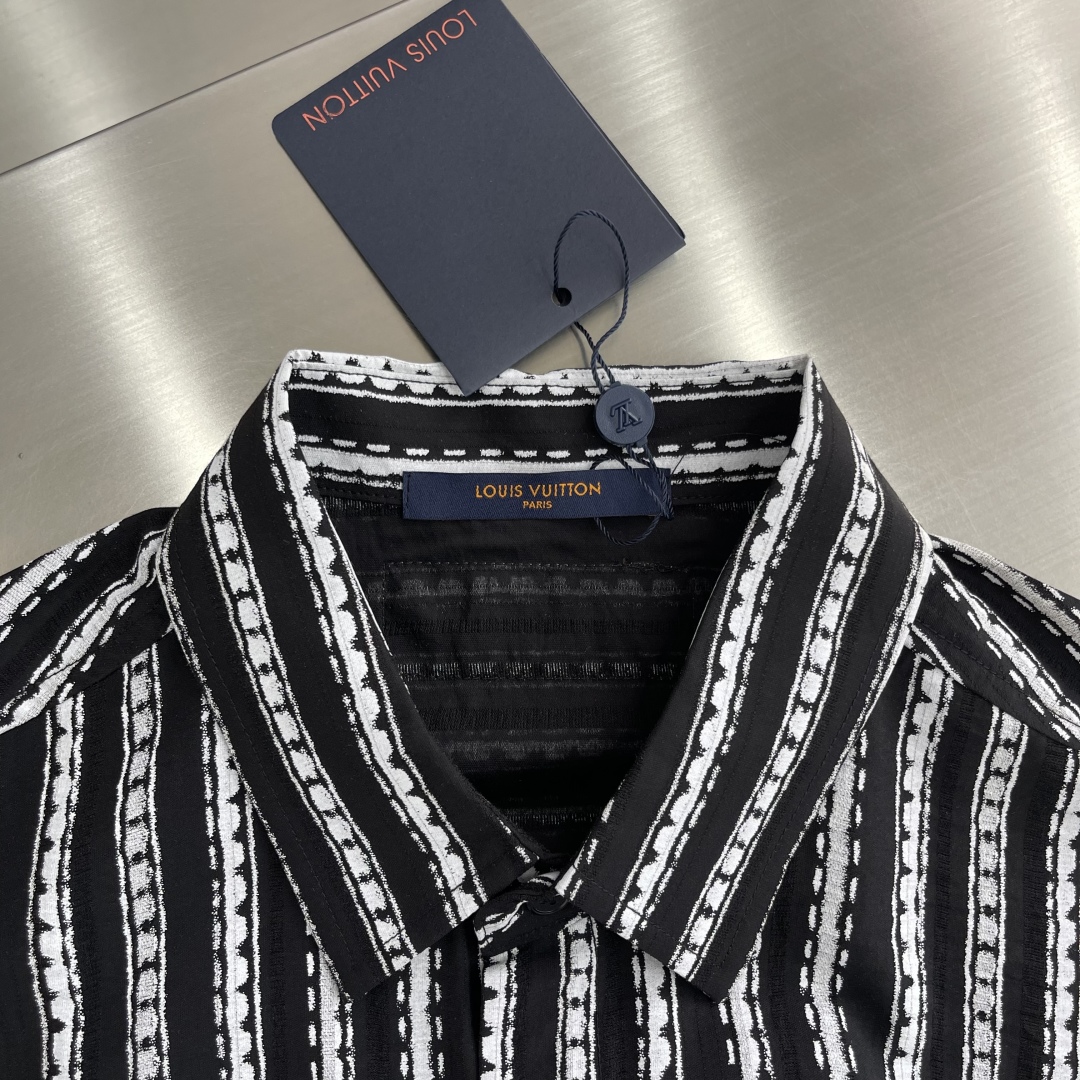 Celine Striped Tencel Short Sleeve Shirt, Classic Styling, Comfortable Fit 3 cmp i1746622640852 9766 0 0