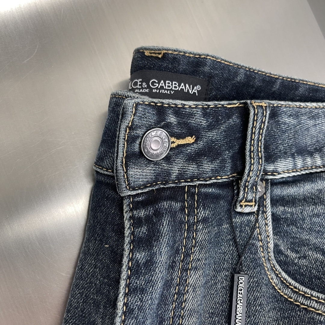 Dolce & Gabbana  牛仔短裤服装 3