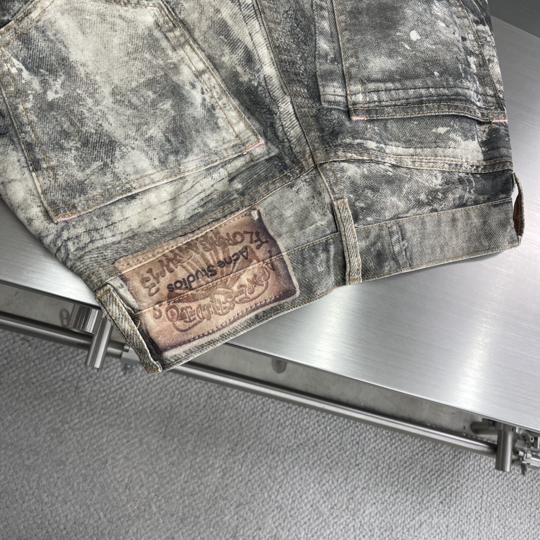 Acne Studios 1981 Cut Loose Jeans with Trompe L'Oeil Print 7 cmp i1746784320863 3982 0 5