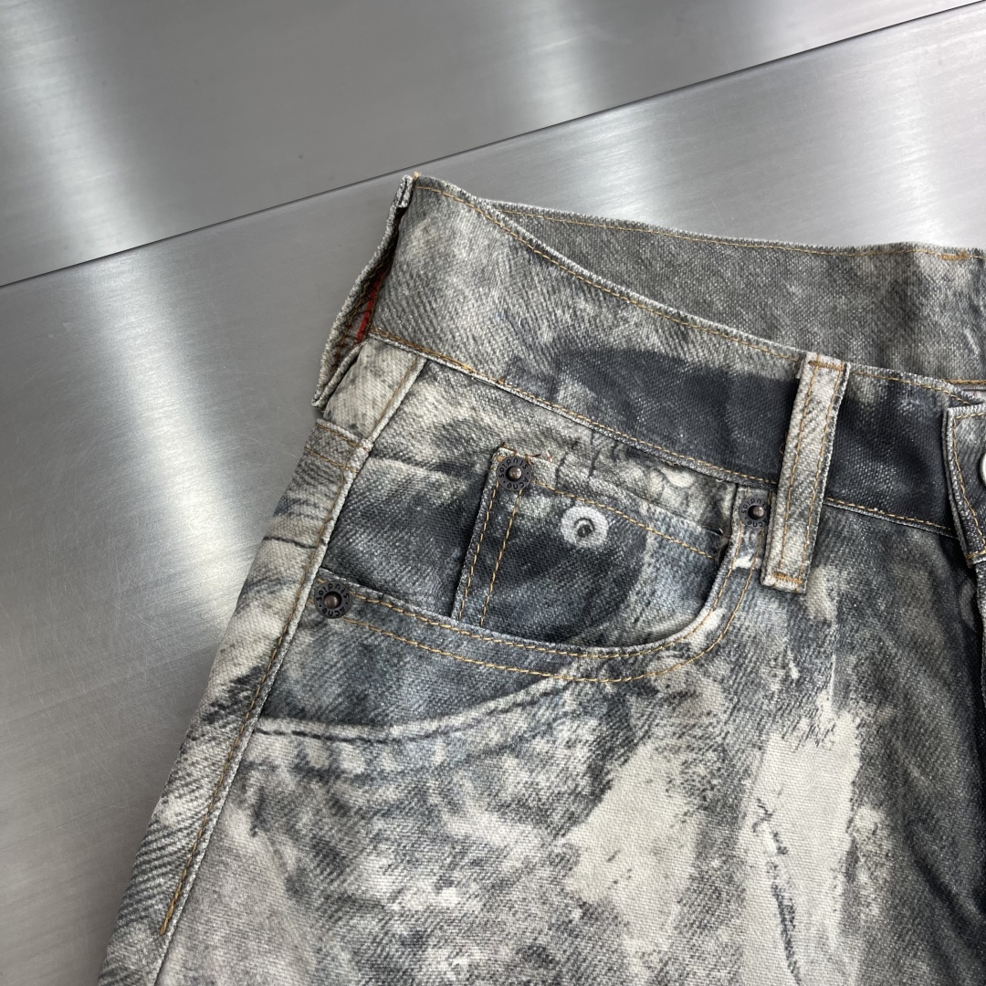 Acne Studios 1981 Cut Loose Jeans with Trompe L'Oeil Print 3 cmp i1746784320898 7483 0 1