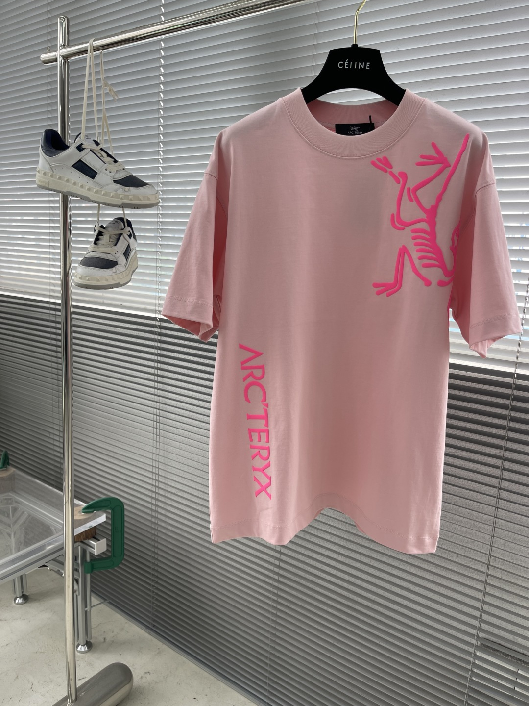 NO:412643,- Birdjia 25SS new round neck short-sleeved T-shirt, made of 330g double yarn flat cotton fabric, classic letter 3D three-dimensional foam printing process, threaded knitted neckline. Size (S-3XL), jil sander, T-shirt, tees, t-shirt, alexander wang19860909- 鸟家25SS新款圆领短袖T恤,选用330克双纱平织棉面料打造,经典字母3D立体发泡印花工艺,螺纹针织领口. 尺码（S-3XL）,,jil sander,T-shirt,tees，t-shirt,alexander wang,Men's clothing