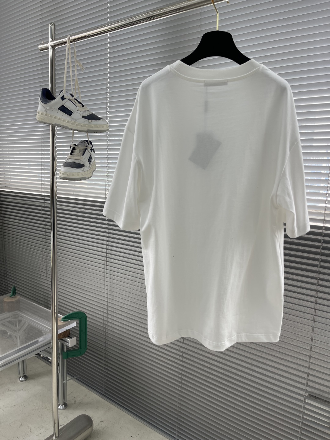 Prada White Cotton T-Shirt with Triangle Logo Pocket - Stylish and Comfortable 8 cmp i1746952205056 5435 0 7
