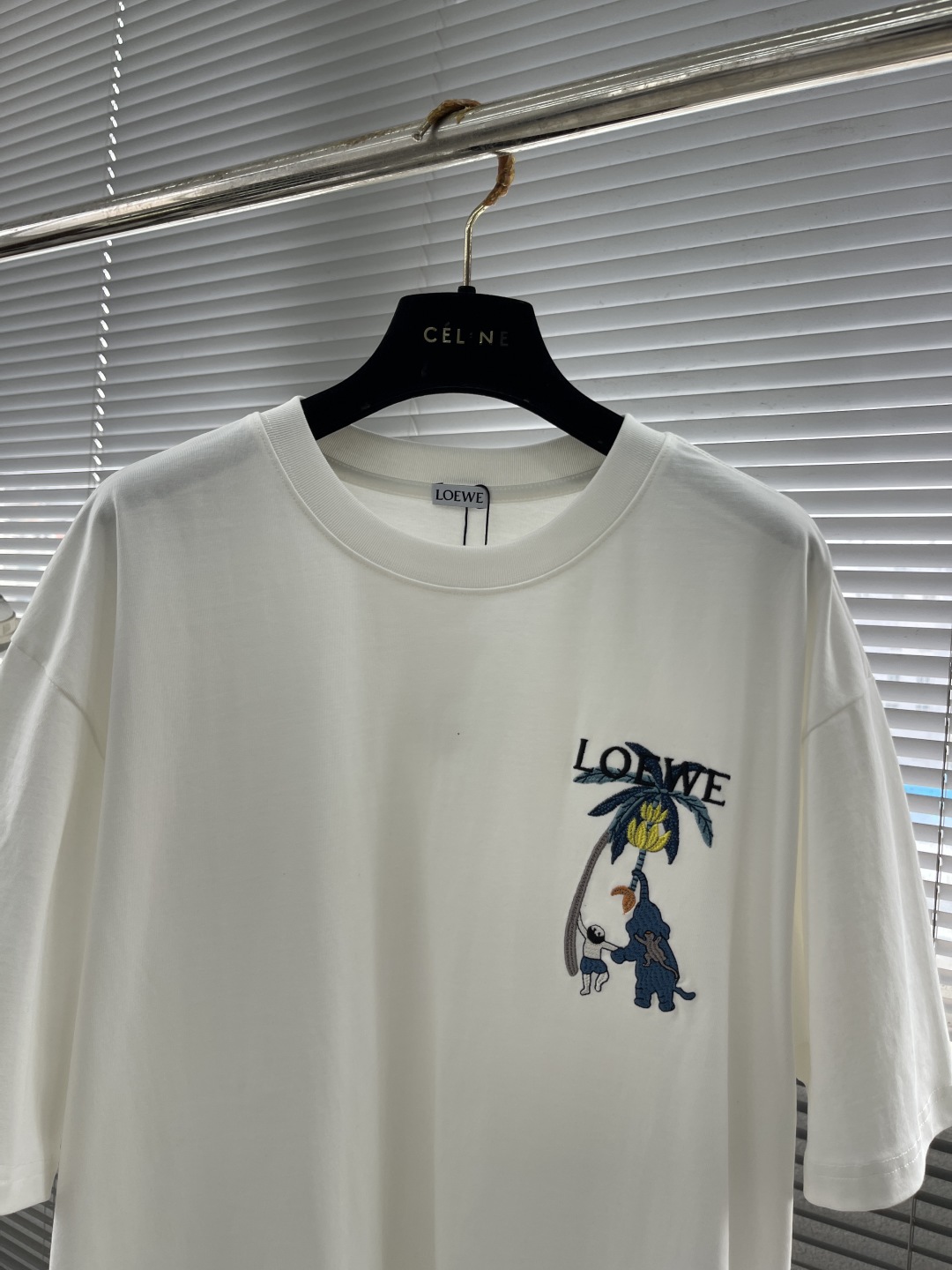 Loewe Embroidered Logo Tee - Oversized Fit, Unisex Design 2 cmp i1746952270065 9922 0 6