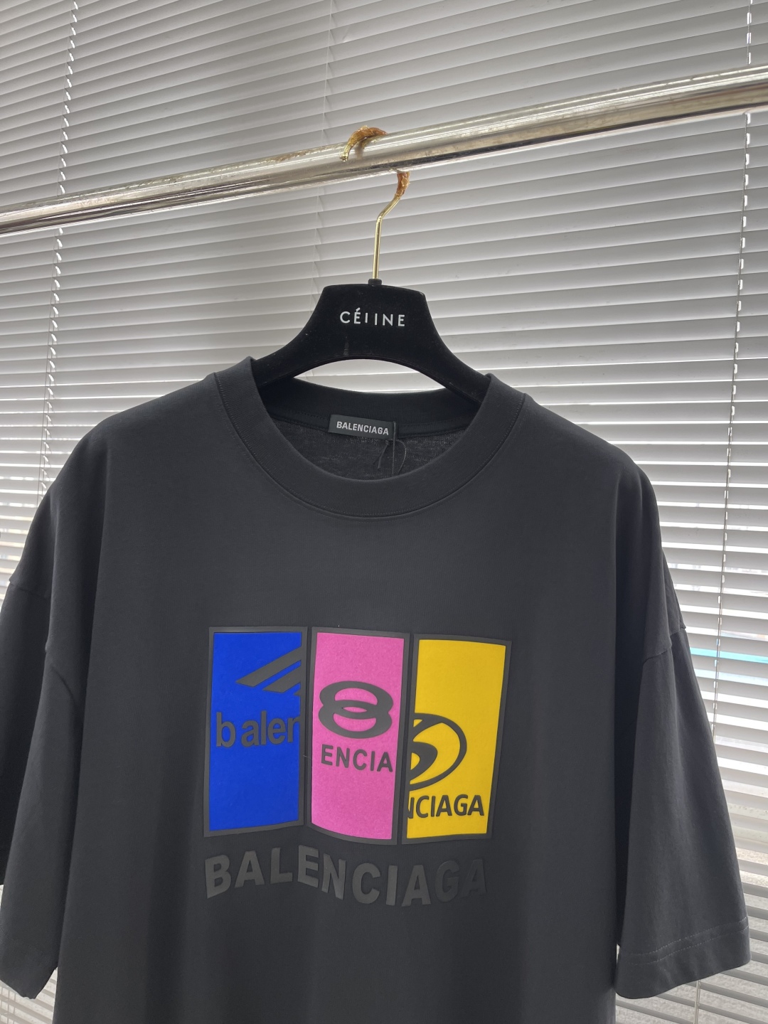 Balenciaga 2025 Cotton T-Shirt with Graphic Logo - Unisex Fashion 2 cmp i1746955215767 1772 0 6