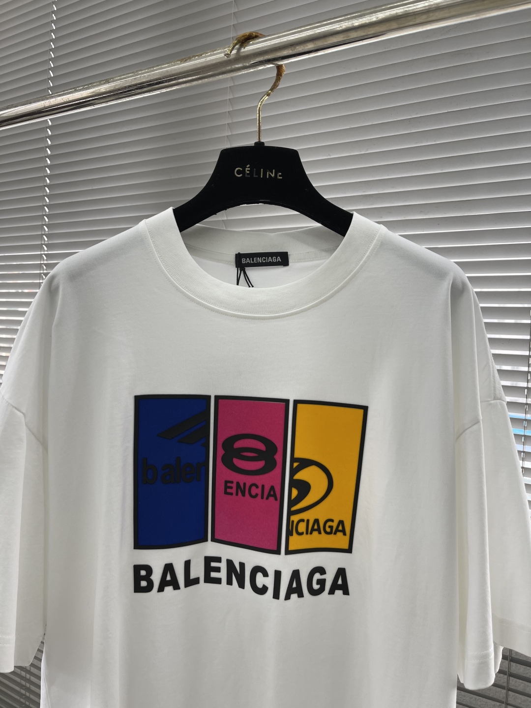 Balenciaga 2025 T-Shirt With Logo Graphic Print - Unisex Cotton Tee 2 cmp i1746955226828 3134 0 6