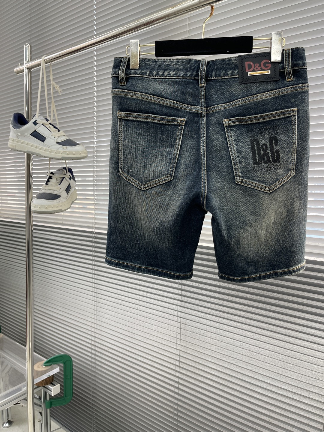 -DG 2025春夏新品牛仔短裤，水洗处理自然不易变形脱色、立...