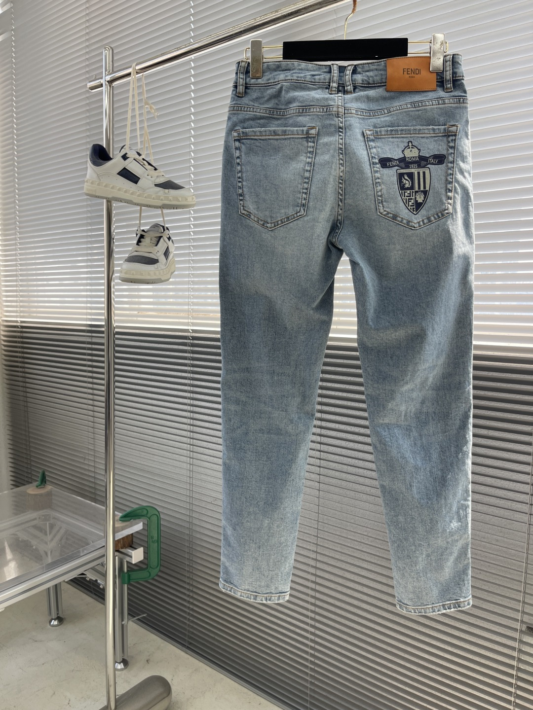 FEND  牛仔裤服装 3