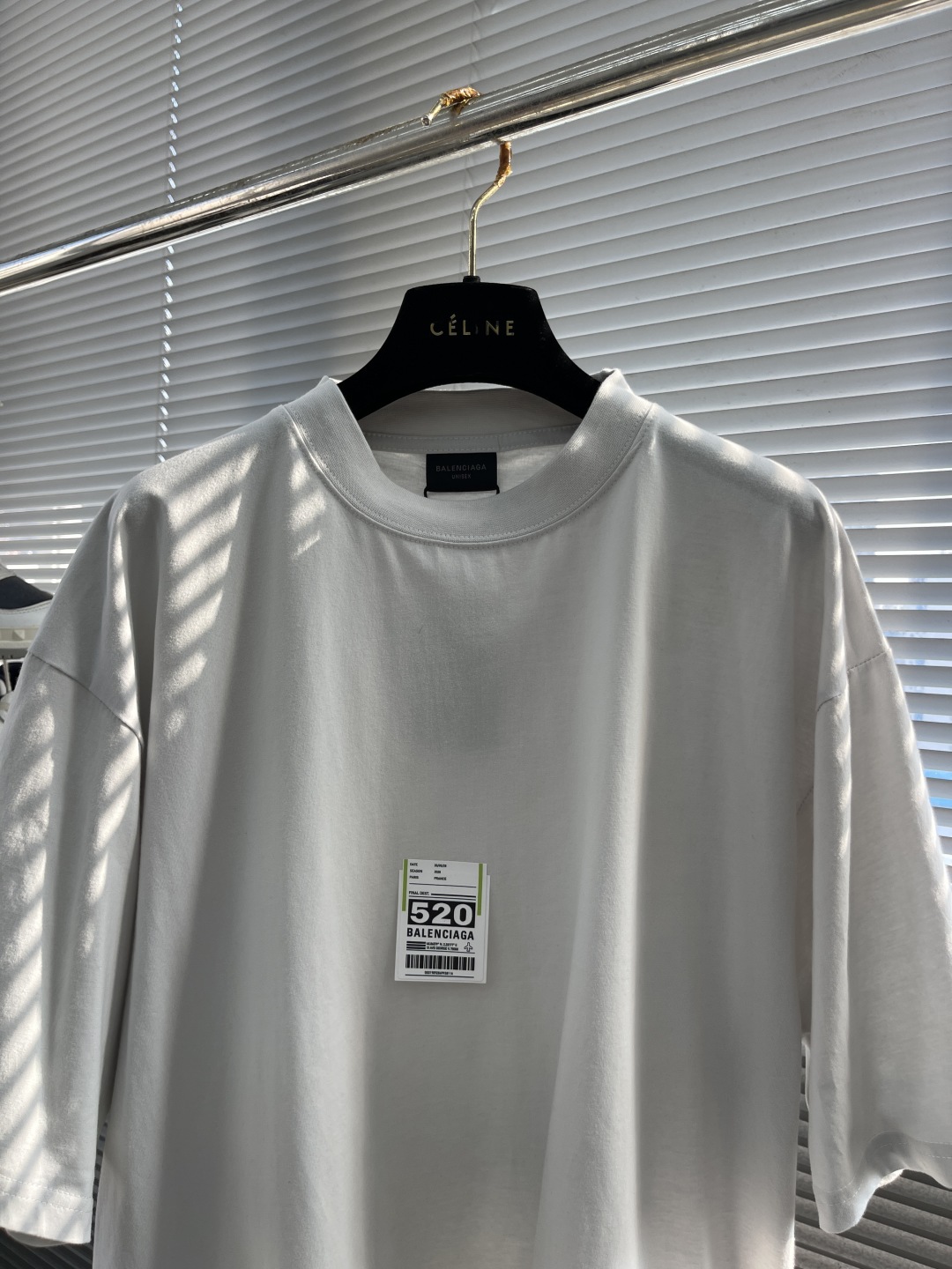 Balenciaga 25SS Airport Tag Distressed White Jersey Knit Medium Fit T-Shirt 2 cmp i1747057292694 7528 0 6