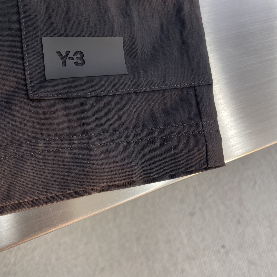 Yamamoto’s Influence on Fashion Evolution with Y-3 Collaboration - 图片 6