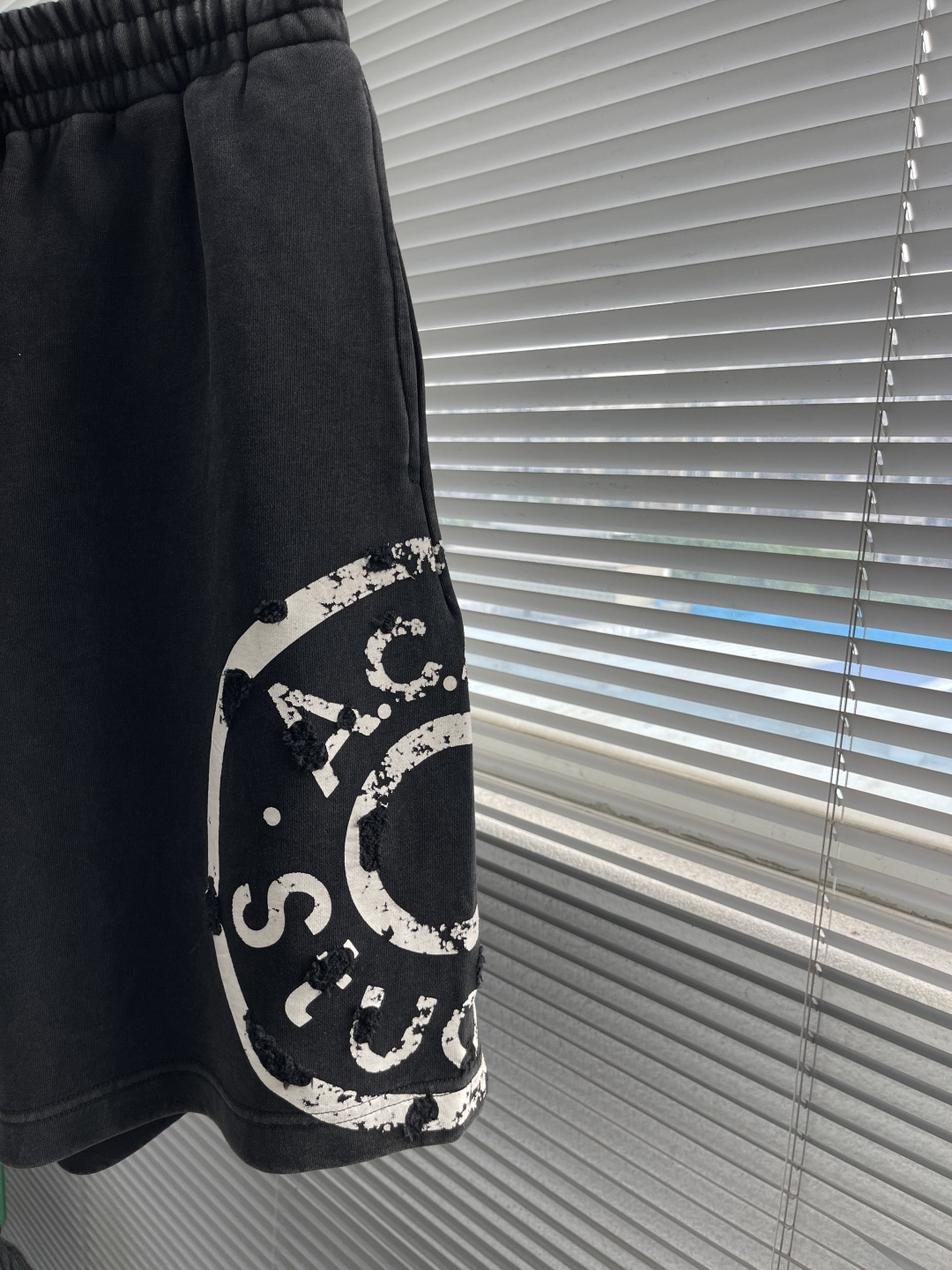 Acne Studio 25SS Shorts: 3D Burning Flowers, Pure Cotton Fabric, Size M-3XL - 图片 2