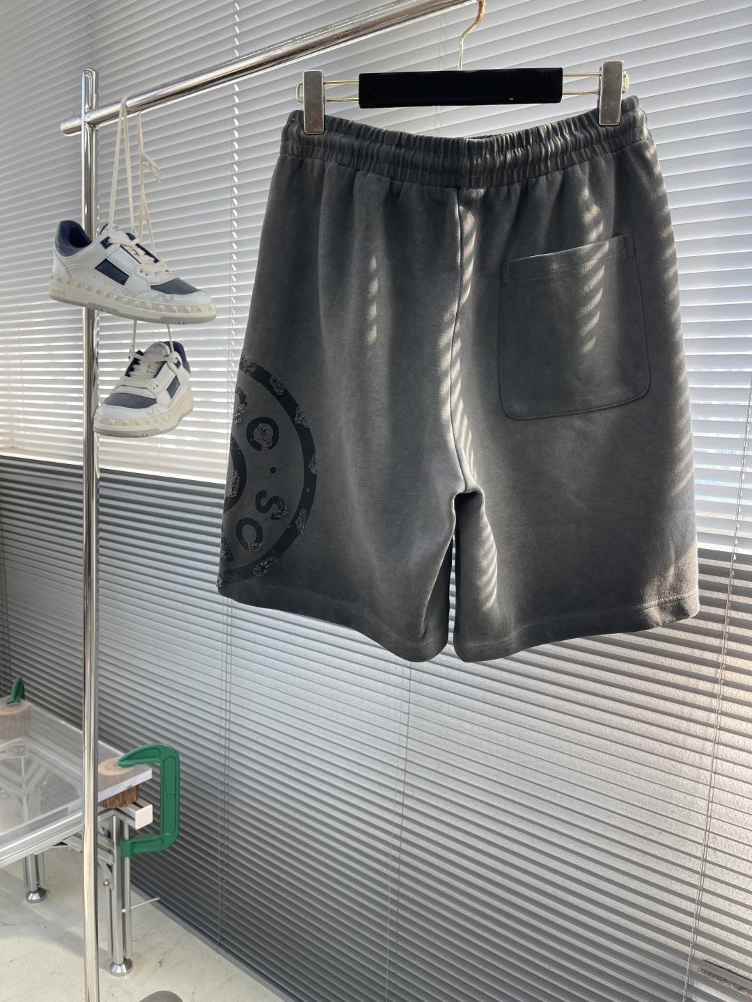 Acne Studio 25SS Spring Summer Shorts: 3D Burning Flowers, Cosmopolitan Design, Pure Cotton. - 图片 9