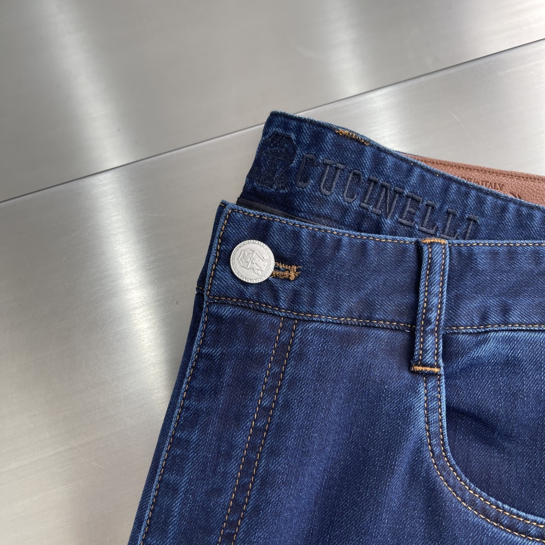 High Fashion Cowboy Jeans: Super Fine Fabric, Comfortable Fit, Hand-Painted Details. - 图片 4