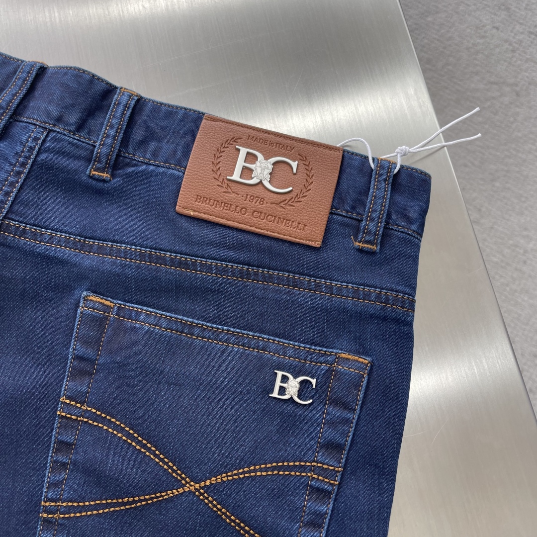 High Fashion Cowboy Jeans: Super Fine Fabric, Comfortable Fit, Hand-Painted Details. - 图片 3