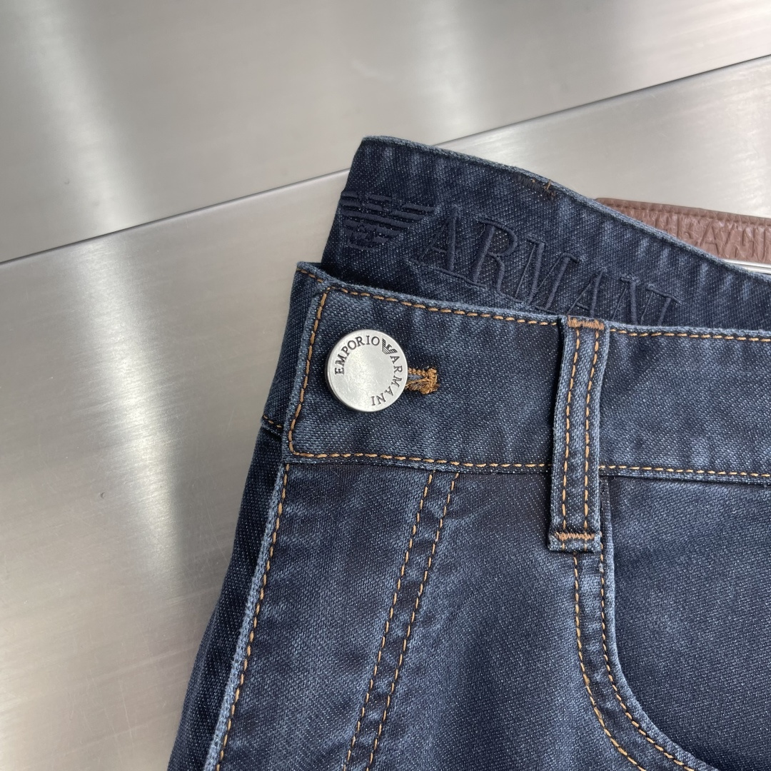 Armani  牛仔裤服装 3