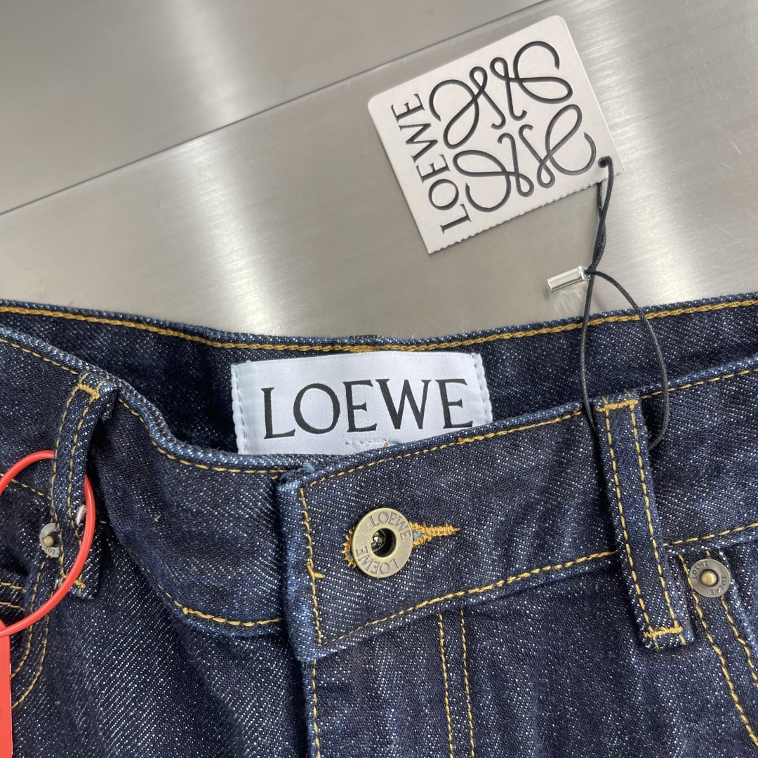 -LOEW Anagram 锥形牛仔裤定制典雅美纹粗斜牛仔料 质感卓越 舒适贴肤 以气球廓形为魂 膝盖之