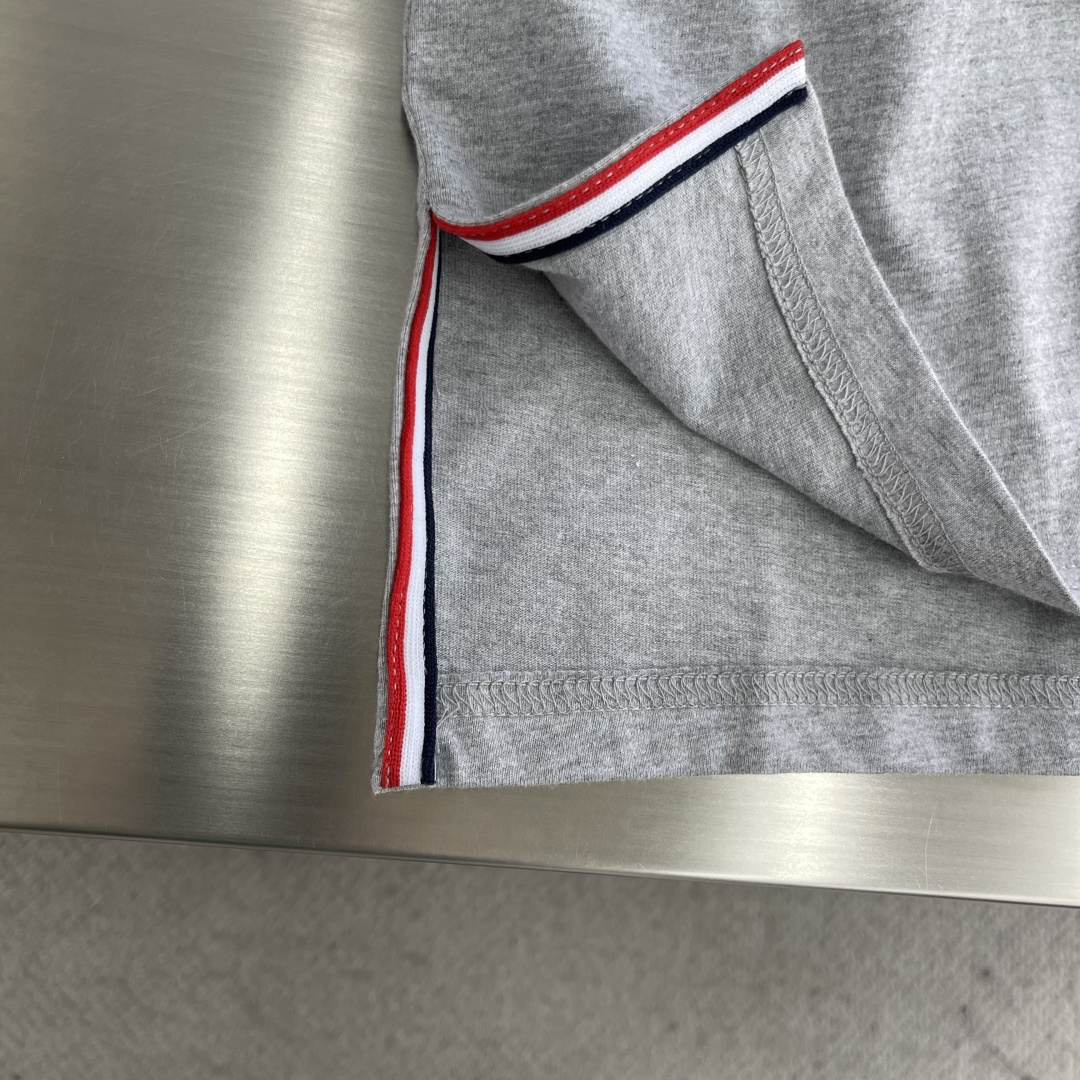 -高版本⚠️ TB 印花小鸟平纹短袖百分百平纹纯棉材质，和zP一致经过磨毛工艺处理，手感更加柔软舒适，T