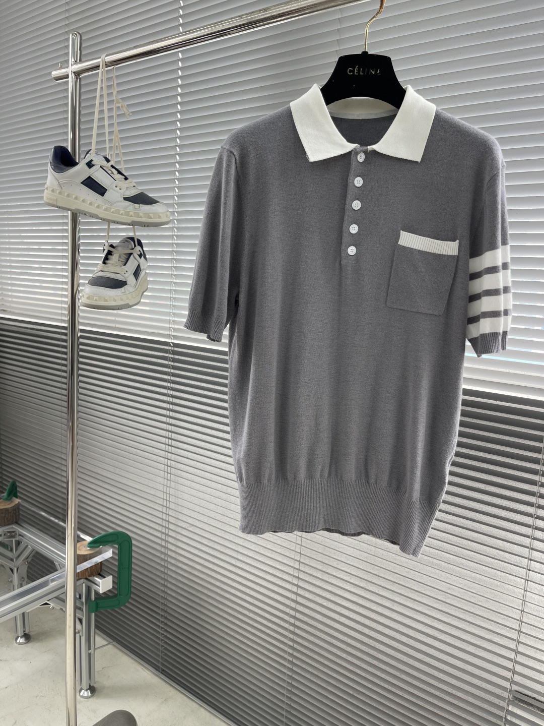 -TB 后背小狗针织Polo短袖！传承TB出位的剪裁。精选面料，修饰身型围度，面料纹路精美细致，柔软舒适