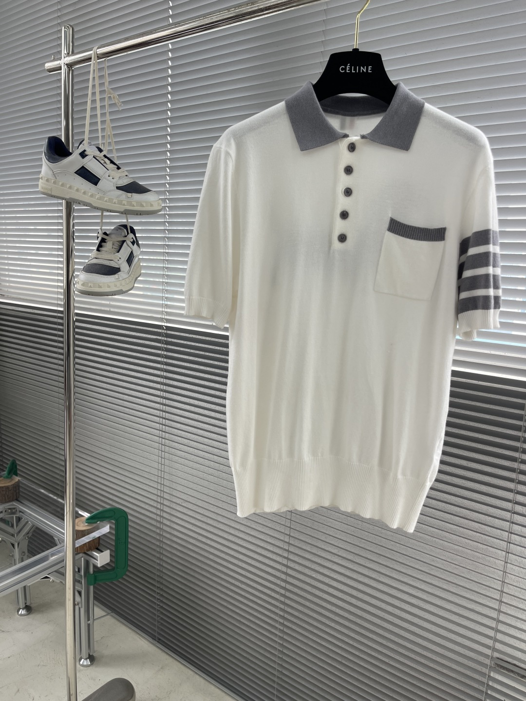-TB 后背小狗针织Polo短袖！传承TB出位的剪裁。精选面料，修饰身型围度，面料纹路精美细致，柔软舒适