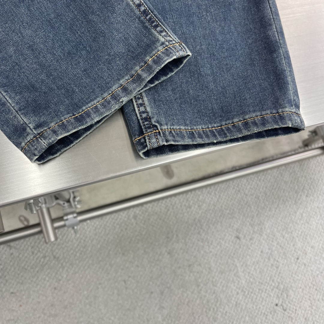 

-BBR   2025ss春夏新款修身牛仔裤 完美洗水工艺 定制顶级五金logo 独家定制微弹面料 