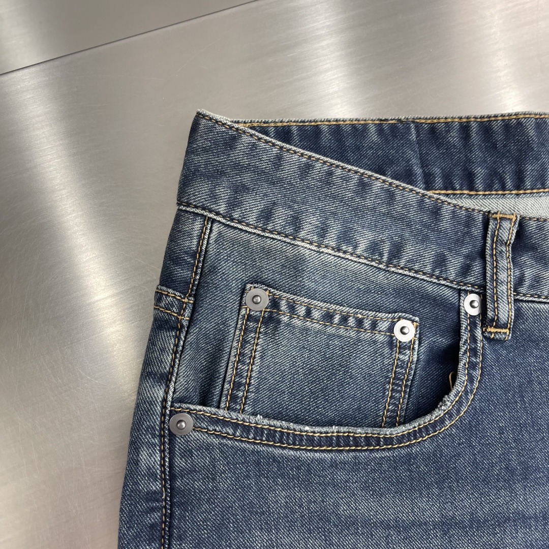 

-BBR   2025ss春夏新款修身牛仔裤 完美洗水工艺 定制顶级五金logo 独家定制微弹面料 