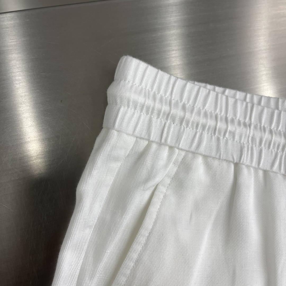 。🔅
-Loro Piana 25春夏新款亚麻混纺面料休闲裤,高端精英男士必备极简都市直筒长裤。意
