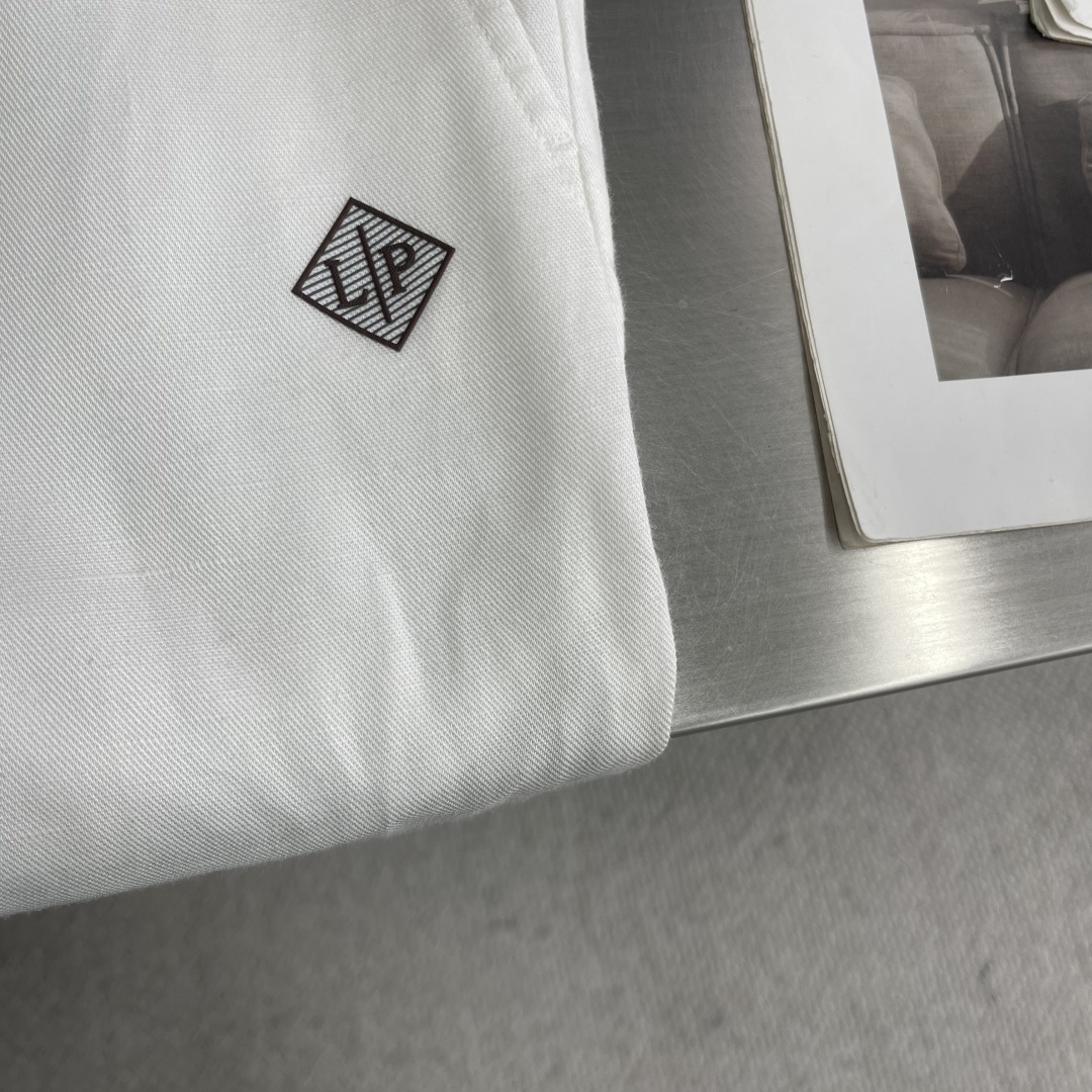。🔅
-Loro Piana 25春夏新款亚麻混纺面料休闲裤,高端精英男士必备极简都市直筒长裤。意