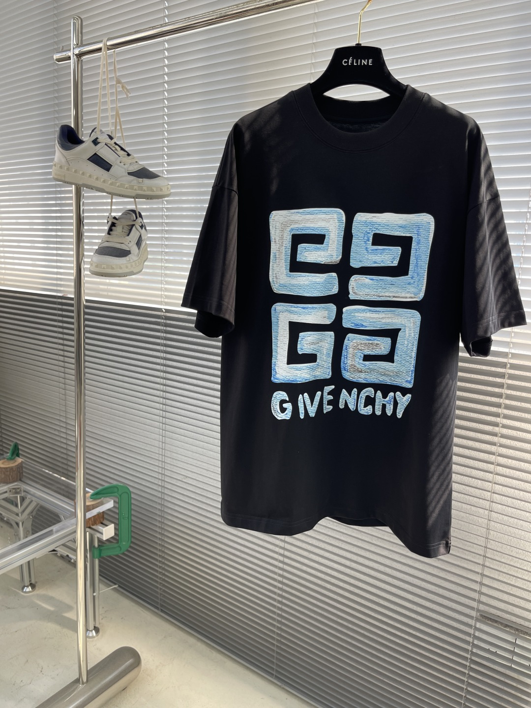 NO:444025,-GVC high-quality new round neck logo logo printed short-sleeved T-shirt thick-plate printed grout, bright and rich colors, layered, raised patterns, super three-dimensional, using 300g double yarn fabric, 1*1 Solona rib, loose style Size: 48-56 (M-3XL), T-shirt,tees, t-shirt,alexander wang19860909-GVC 高品质新款圆领标识logo印花短袖T恤 厚板印花加拉浆,色彩鲜艳丰富,有层次感,凸起的图案,立体感超强,采用300克双纱面料,1*1索罗娜罗纹,宽松版型 尺码 : 48-56（M-3XL）,,T-shirt,tees，t-shirt,alexander wang,Men's clothing