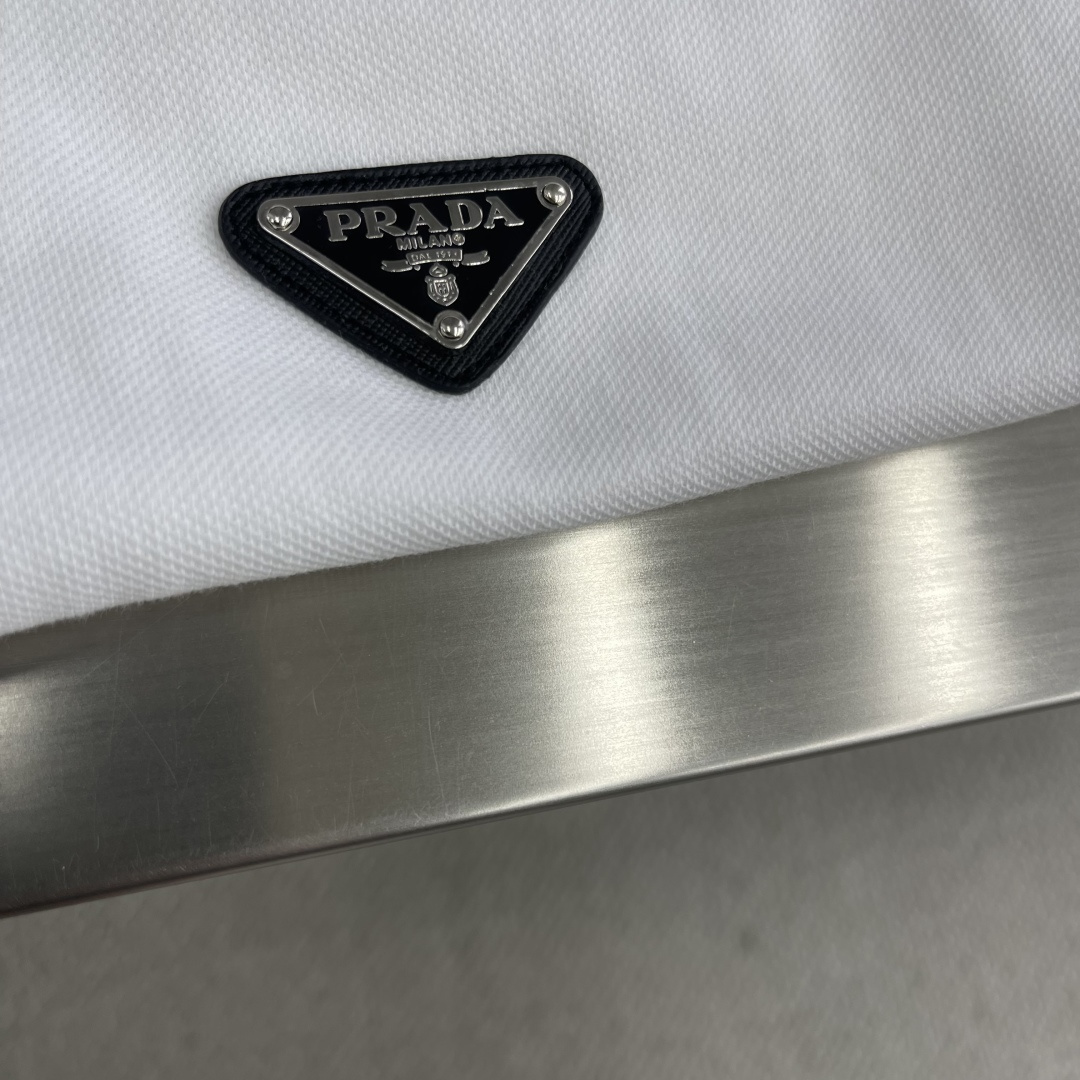 -PRAD 2025春夏新款🌟三角标识翻领Polo衫纯棉珠地棉面料经典款POLO衫，经典爆款系列，图案装