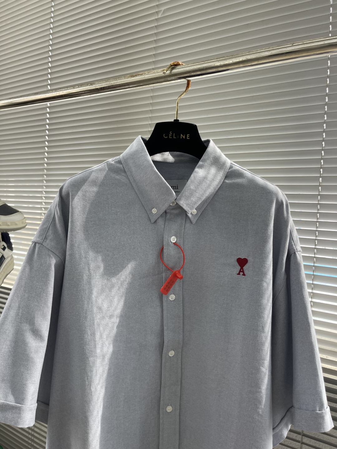 Ami Paris Box Shirt: Luxurious, Comfortable, Elegant, Customized Embroidery, Durable Fabric, Various Sizes. - 图片 2