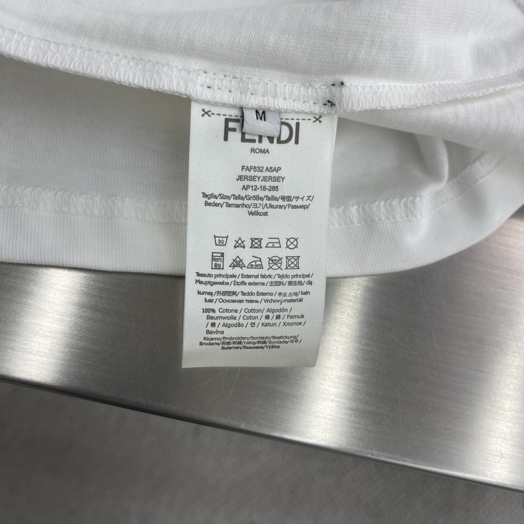 

-FEND  2025新款硅胶小怪物眼睛T恤 小怪兽的眼睛部分采用了硅胶工艺 立体饱满 增加了趣味性