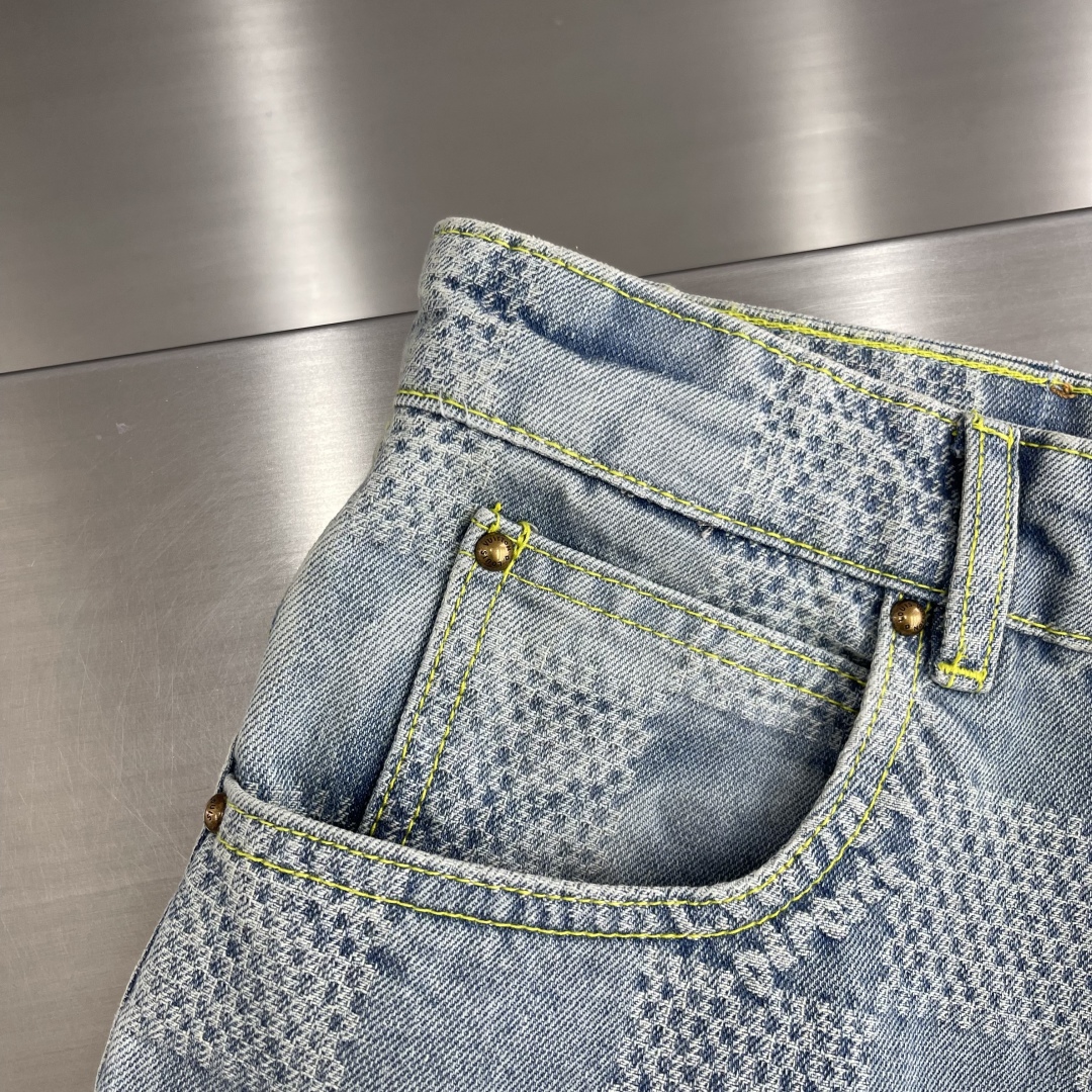 P770 Jeans: Classic Grid Pattern with Three-D Pick-Up Techniques, Sand Washed for Vintage Look - 图片 4
