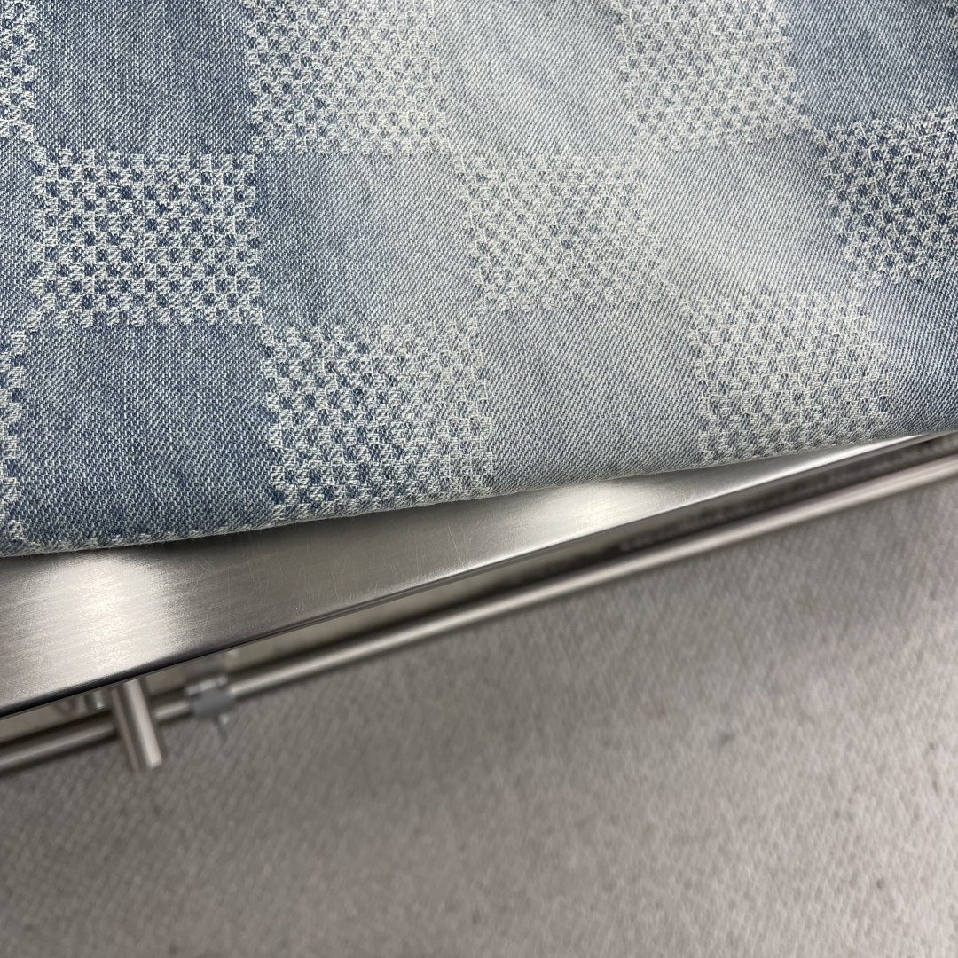 P770 Jeans: Classic Grid Pattern with Three-D Pick-Up Techniques, Sand Washed for Vintage Look - 图片 6