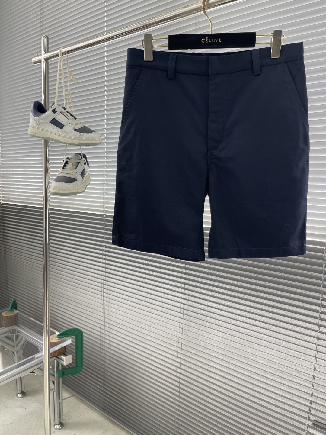 -GUCC 饰织带双层斜纹棉短裤这款单品出自Gucc Lido系列，设计灵感源自意大利海岸的夏日风情和海