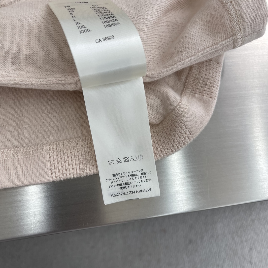 Stylish Cotton T-shirts with Floral Knitting and LV Embroidery for Summer Pool Casual Look - 图片 6