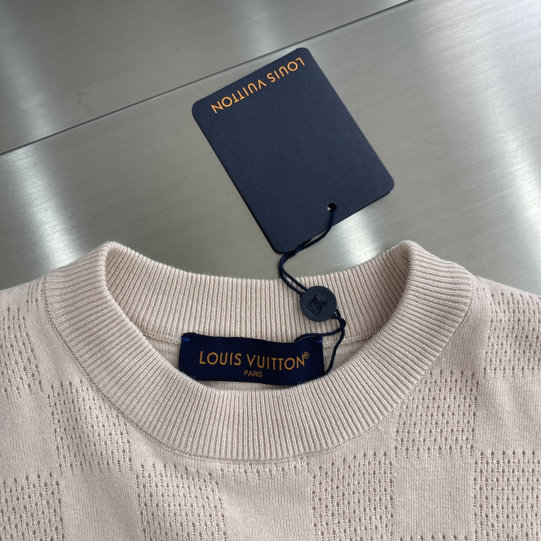 Stylish Cotton T-shirts with Floral Knitting and LV Embroidery for Summer Pool Casual Look - 图片 3