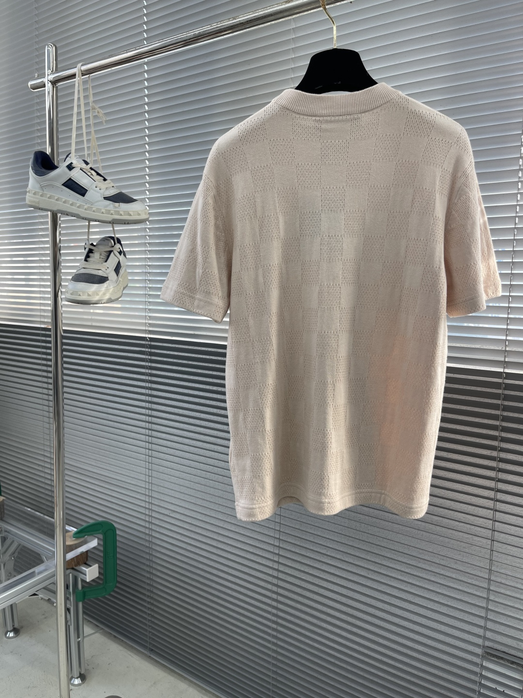 Stylish Cotton T-shirts with Floral Knitting and LV Embroidery for Summer Pool Casual Look - 图片 7