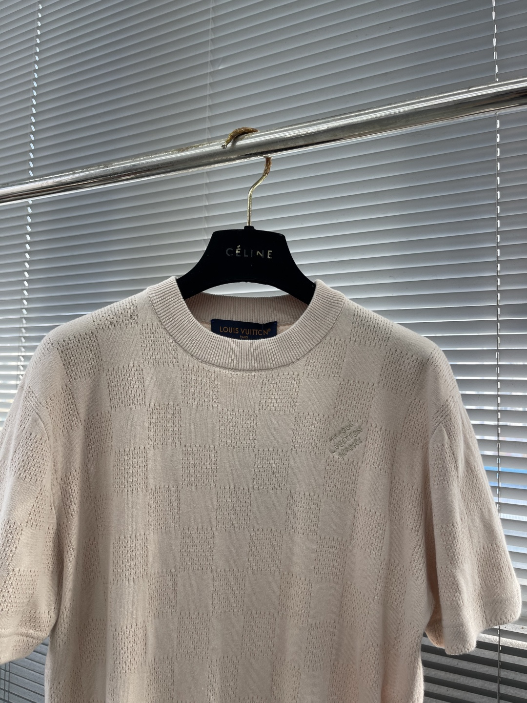 Stylish Cotton T-shirts with Floral Knitting and LV Embroidery for Summer Pool Casual Look - 图片 2