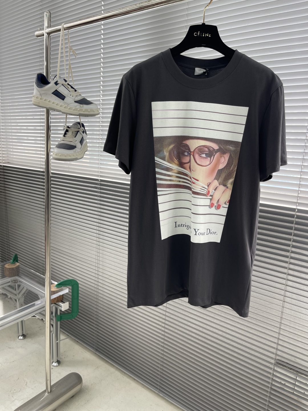 Dio Héritage T-shirt: 1980s Men’s Fashion with Black Cotton-lined Fabric