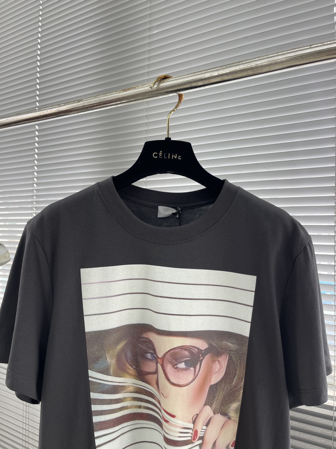 Dio Héritage T-shirt: 1980s Men’s Fashion with Black Cotton-lined Fabric - 图片 2