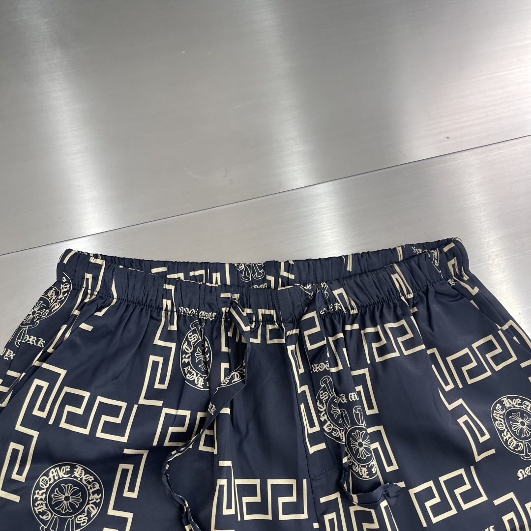 整套。
-Versac 25夏季最新限定独家系列 经典logo康丽数码印花.可居家与休闲外穿. 潮流