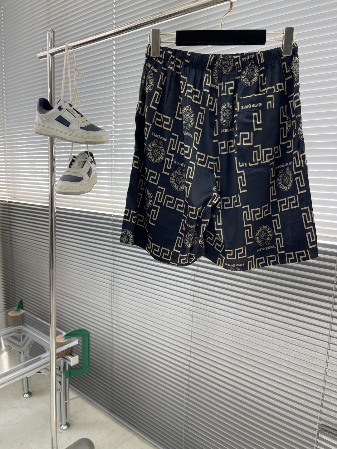 整套。
-Versac 25夏季最新限定独家系列 经典logo康丽数码印花.可居家与休闲外穿. 潮流