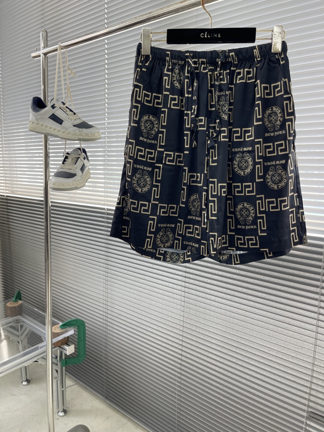 整套。
-Versac 25夏季最新限定独家系列 经典logo康丽数码印花.可居家与休闲外穿. 潮流
